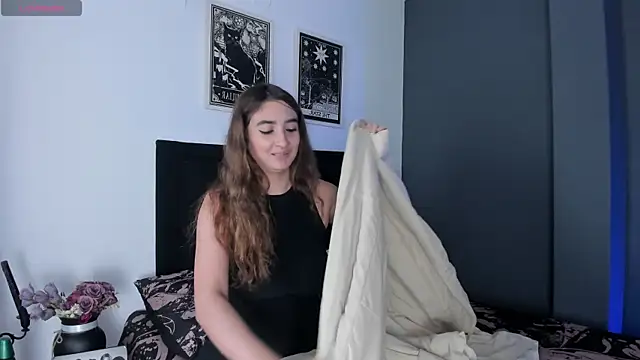 Alice Dickinssonn online show from 29, 9, 2025