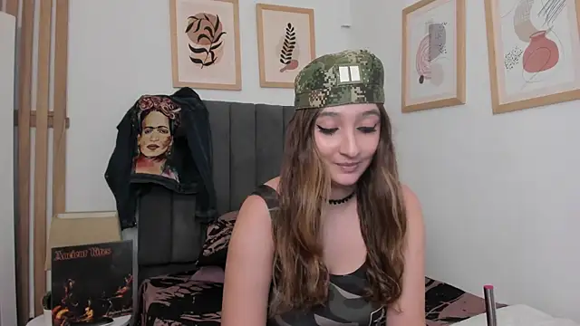 Alice Dickinssonn online show from 18, 12, 2025