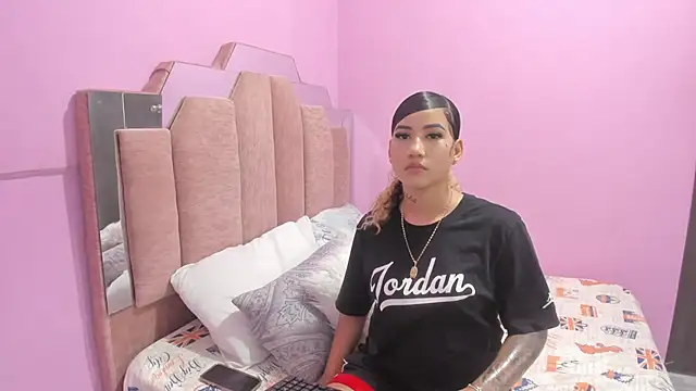 Snapshot of ManelykGonzalez chatting on 17, 9, 2025 ManelykGonzalez online show from 17, 9, 2025