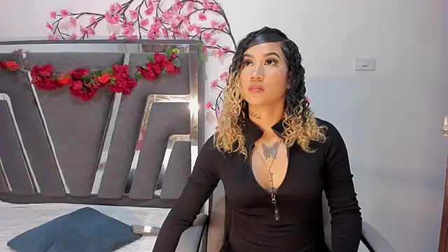 Snapshot of ManelykGonzalez chatting on 20, 9, 2025 ManelykGonzalez online show from 20, 9, 2025
