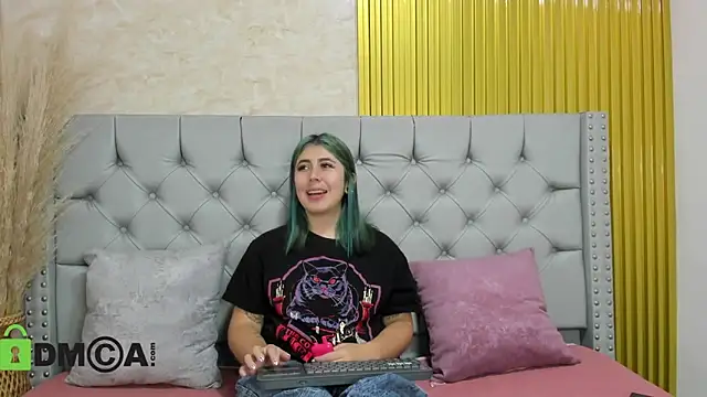 Skarlet 04 online show from 5, 1, 2026