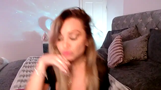 AngeleyesUK online show from 23, 10, 2025