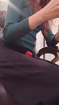 Snapshot of AnneNay chatting on 13, 11, 2025 AnneNay online show from 13, 11, 2025