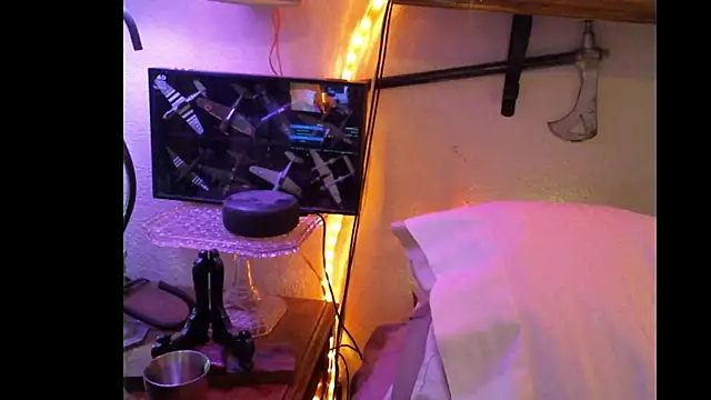 Pussyeat2please online show from 16, 11, 2025