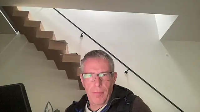 choupipat1 online show from 28, 10, 2025