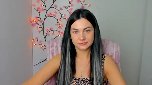 Lune Moon online show from 8, 4, 2026