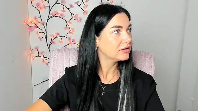 Snapshot of Lune_Moon chatting on 6, 7, 2026 Lune Moon online show from 6, 7, 2026