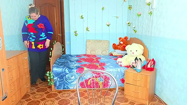 Audrey Aura online show from 3, 10, 2025