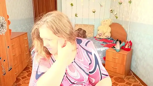 Audrey Aura online show from 16, 10, 2025