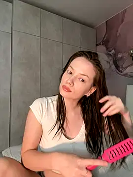 Rosie Holmes  online show from 25, 11, 2025