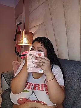 Snapshot of KITY_HILL chatting on 5, 6, 2026 KITY HILL online show from 5, 6, 2026