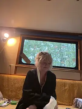 ladyboatlady online show from 9, 10, 2025