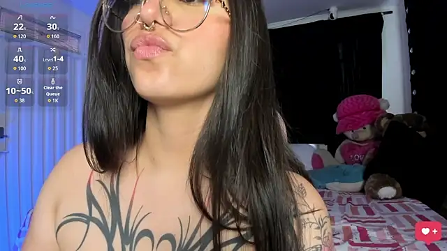 Snapshot of ZoeBlue6 chatting on 3, 6, 2026 ZoeBlue6 online show from 3, 6, 2026