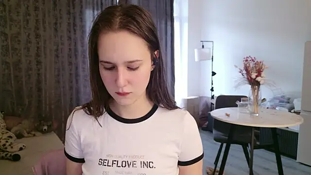 LucyRose3 online show from 4, 4, 2026