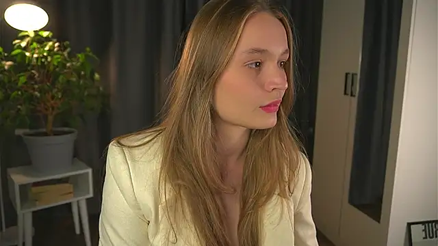 Snapshot of lisa_schiele chatting on 3, 10, 2025 lisa schiele online show from 3, 10, 2025