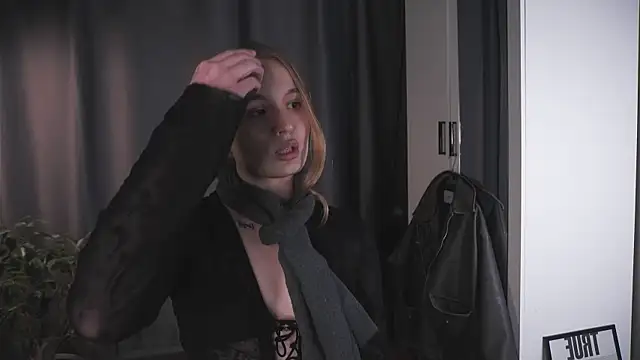 lisa schiele online show from 16, 11, 2025