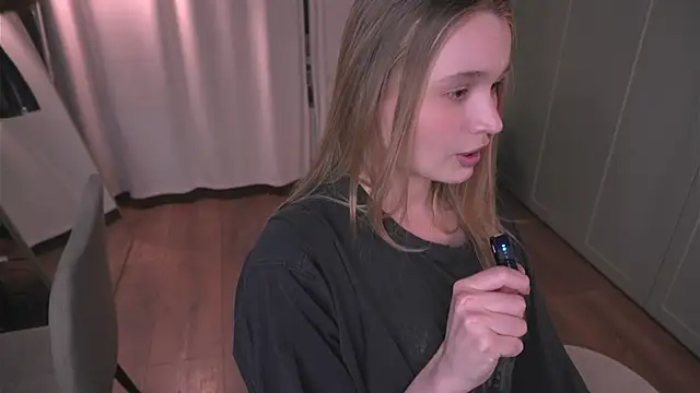 lisa schiele online show from 11, 3, 2026