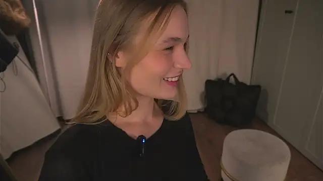 lisa schiele online show from 4, 4, 2026