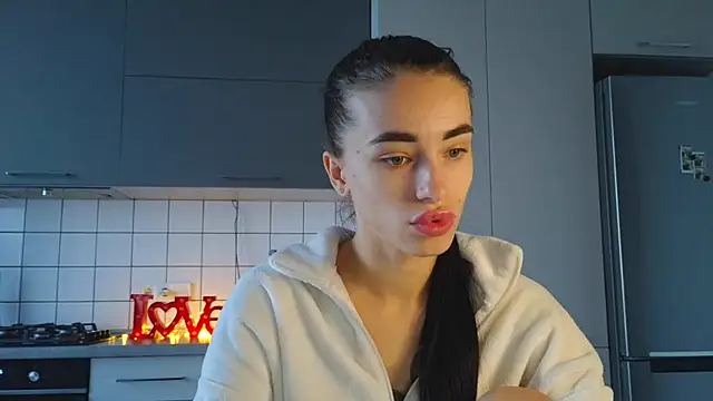 EvaMelnik online show from 19, 9, 2025