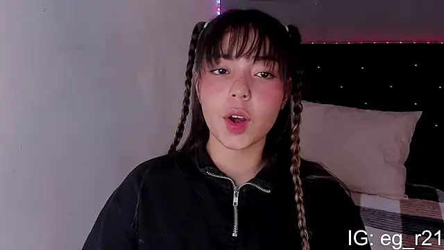 Snapshot of emma_grays2 chatting on 28, 7, 2026 emma grays2 online show from 28, 7, 2026
