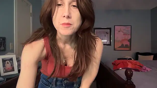 Snapshot of MommyGoddessL chatting on 2, 10, 2025 MommyGoddessL online show from 2, 10, 2025