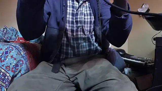 EYEzIAM online show from 18, 12, 2025