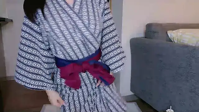 Snapshot of moemilk chatting on 11, 7, 2026 moemilk online show from 11, 7, 2026