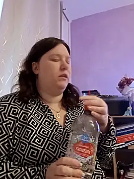 Feuchtekitty92xh online show from 14, 10, 2025