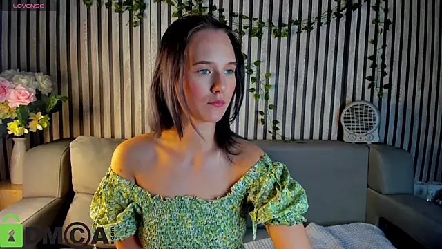 Casey Sweeet online show from 13, 11, 2025