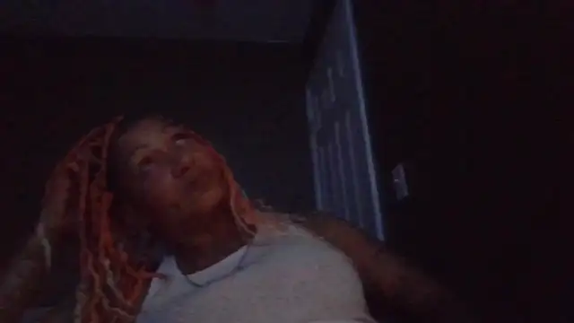Snapshot of Flossee chatting on 20, 9, 2025 Flossee online show from 20, 9, 2025