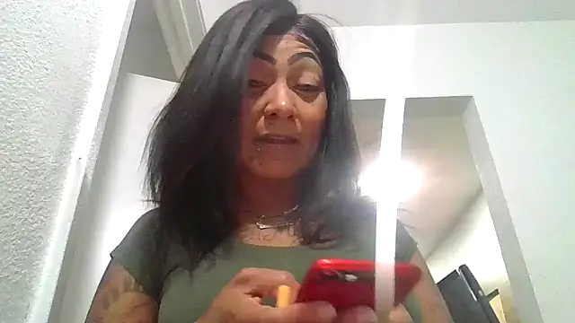 Snapshot of Flossee chatting on 11, 5, 2026 Flossee online show from 11, 5, 2026