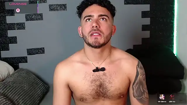 Snapshot of adamhairy chatting on 21, 11, 2025 adamhairy online show from 21, 11, 2025