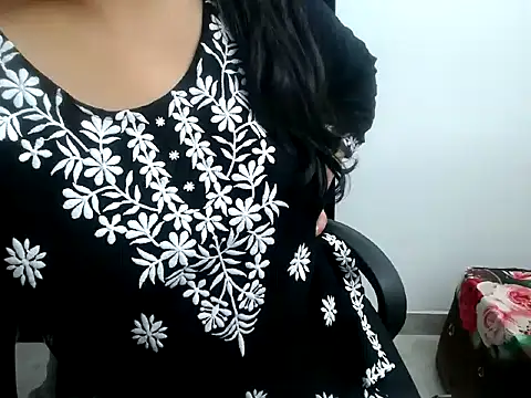 Snapshot of Roshi_Love chatting on 15, 6, 2026 Roshi Love online show from 15, 6, 2026