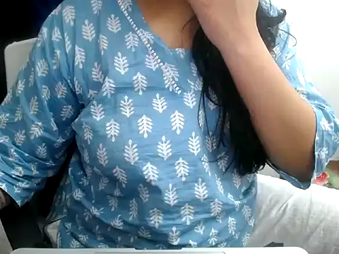 Snapshot of Roshi_Love chatting on 22, 6, 2026 Roshi Love online show from 22, 6, 2026
