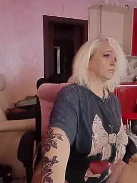 SquirtMilf00 online show from 23, 9, 2025