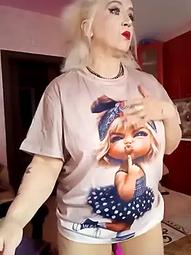 SquirtMilf00 online show from 16, 10, 2025