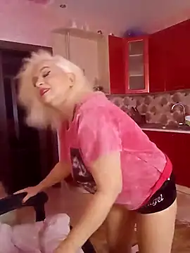 SquirtMilf00 online show from 18, 10, 2025