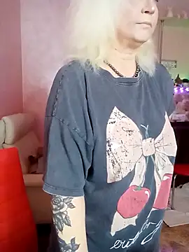 SquirtMilf00 online show from 1, 2, 2026