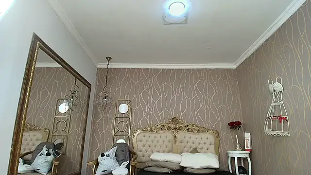 katybrownss online show from 9, 10, 2025