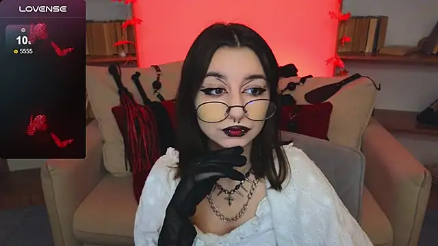 Snapshot of Mistress__Marcelline chatting on 6, 10, 2025 Mistress Marcelline online show from 6, 10, 2025