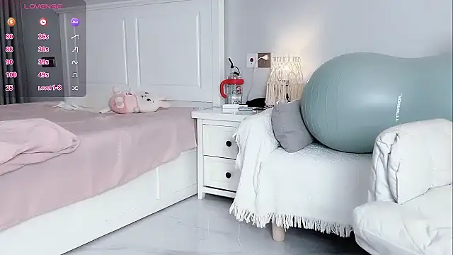 B-Yaya online show from 11, 10, 2025