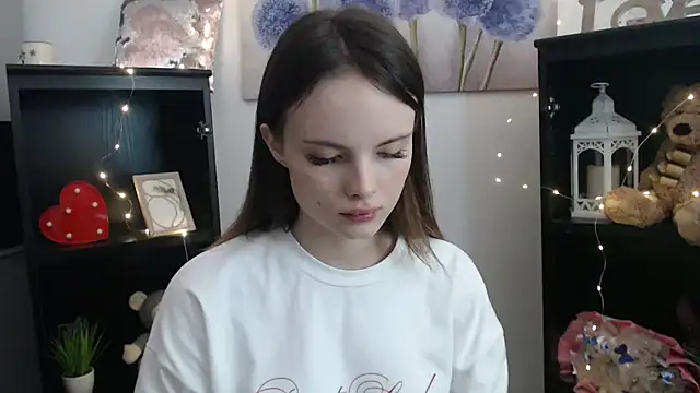 Ariella ari online show from 24, 9, 2025