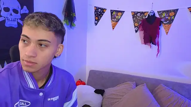 yulian vasquez online show from 13, 10, 2025