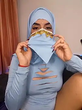 Snapshot of aisha_samiri chatting on 3, 10, 2025 aisha samiri online show from 3, 10, 2025