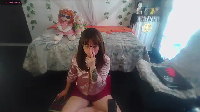 Snapshot of Mitsuha_gate chatting on 22, 4, 2026 Mitsuha gate online show from 22, 4, 2026