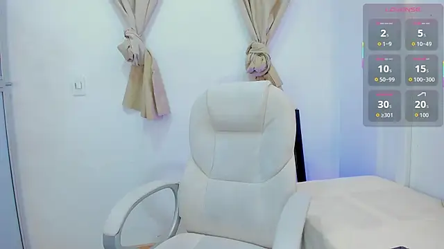 Snapshot of andrea_sanchezz chatting on 27, 10, 2025 andrea sanchezz online show from 27, 10, 2025