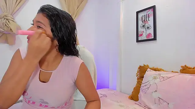 Snapshot of andrea_sanchezz chatting on 30, 11, 2025 andrea sanchezz online show from 30, 11, 2025