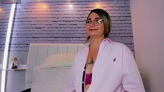 MelanyVegas online show from 19, 9, 2025