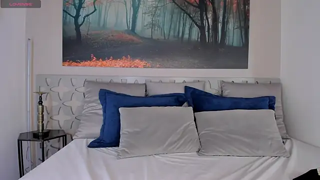 isabellasouza online show from 17, 10, 2025