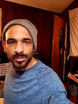 Snapshot of BEBE5757 chatting on 8, 11, 2025 BEBE5757 online show from 8, 11, 2025